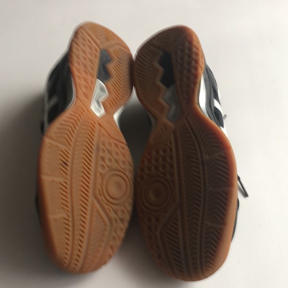 ASICS Shoes - Picture 4 of 6